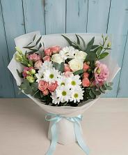 Букет цветов из:  Розы, Лизиантусы и Хризантемы в Горняцком