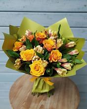 Букет цветов из:  Альстромерии и Розы в Горняцком