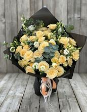 Букет цветов из:  Розы и Лизиантусы в Горняцком