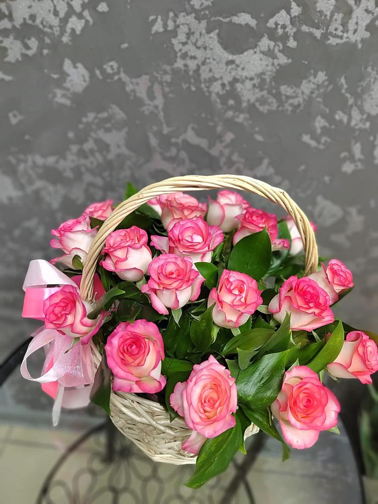 Цветочная композиция из Розы в корзине в Горняцком