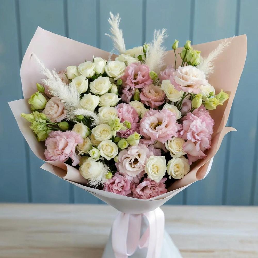 Букет цветов из: Альстромерии и Розы в Горняцком