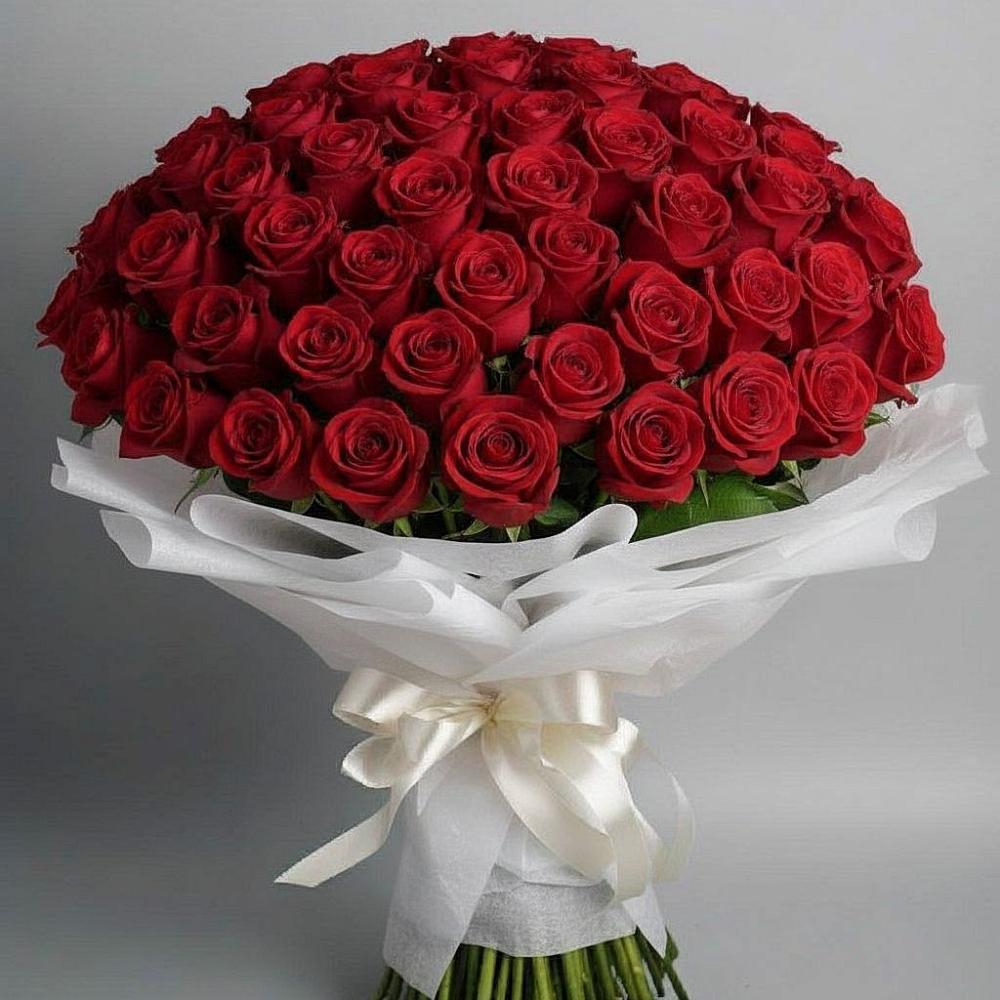 Букет 101 Красная роза Блэк Мэджик в Горняцком