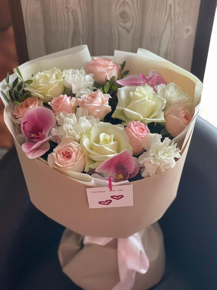 Букет цветов из: Орхидеи, Розы и Гвоздики в Горняцком