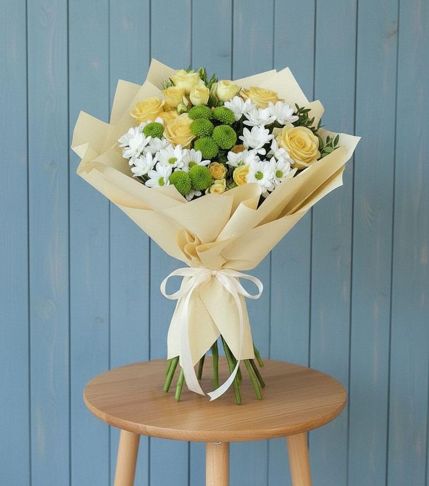 Букет цветов из: Хризантемы и Розы в Горняцком