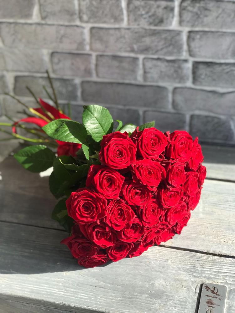 Букет Красные розы Фридом в Горняцком