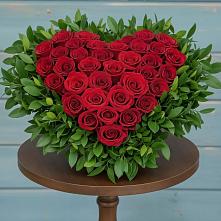 Цветочная композиция из Розы в виде сердца в Горняцком