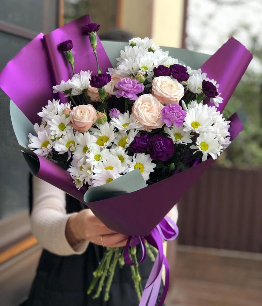 Букет цветов из: Хризантемы, Гвоздики и Розы в Горняцком