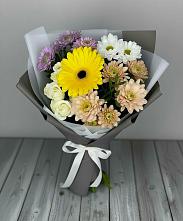 Букет цветов из:  Розы, Герберы и Хризантемы в Горняцком