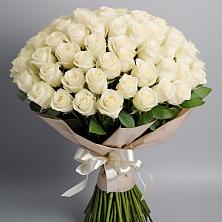 Букет 101 беля роза Белоснежка в Горняцком