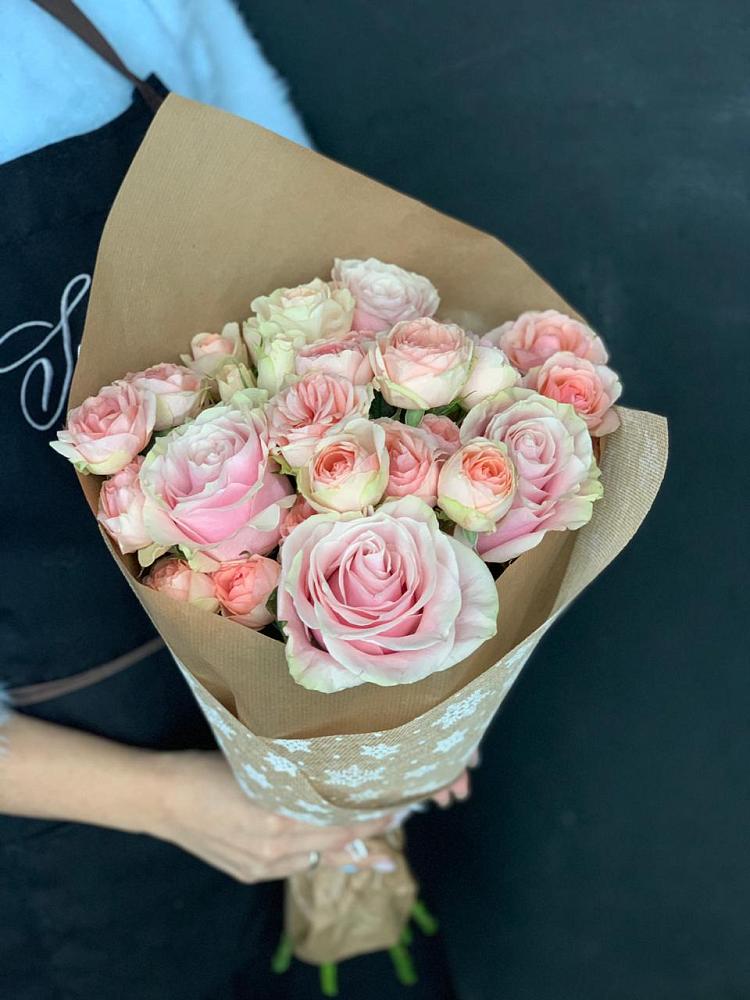 Букет цветов из: Хризантемы и Розы в Горняцком