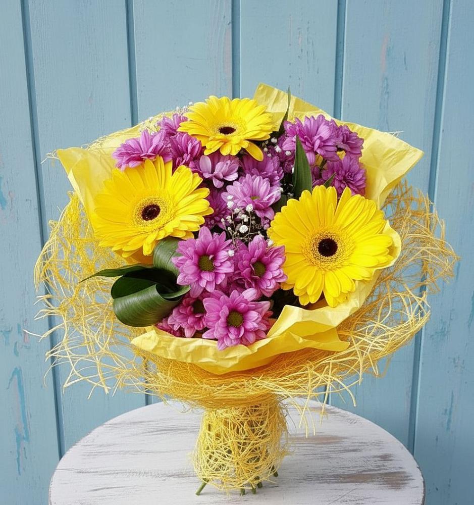 Букет цветов из: Хризантемы и Герберы в Горняцком