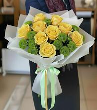 Букет цветов из:  Хризантемы и Розы в Горняцком