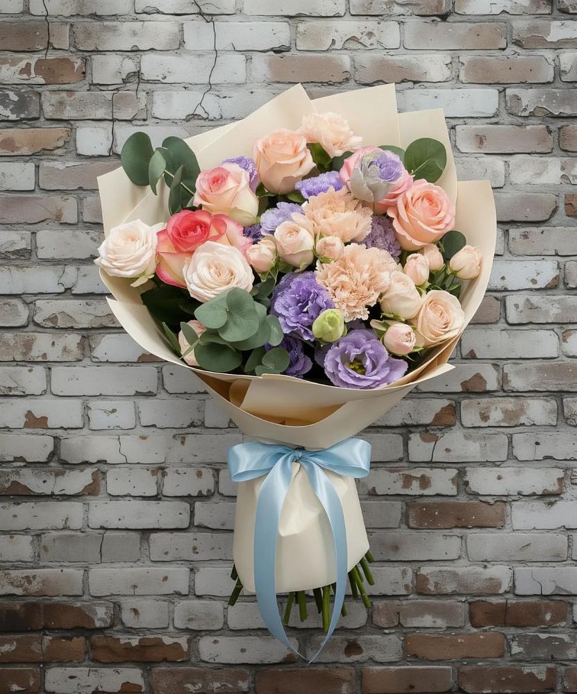 Букет цветов из: Розы, Лизиантусы и Гвоздики в Горняцком