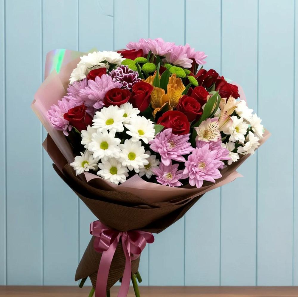 Букет цветов из: Розы, Хризантемы и Альстромерии в Горняцком