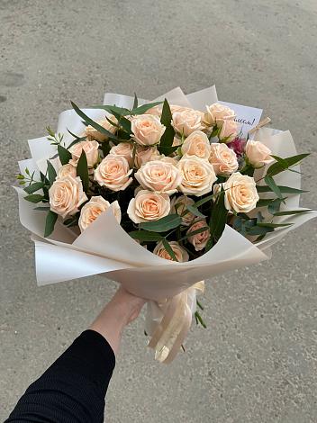 Букет Кремовые розы Латте в Горняцком