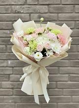 Букет цветов из:  Гвоздики, Розы, Лизиантусы и Хризантемы в Горняцком