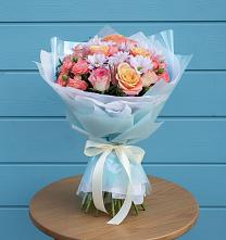 Букет цветов из:  Хризантемы и Розы в Горняцком