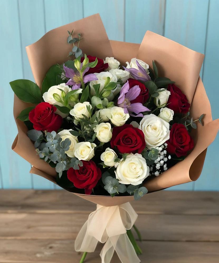 Букет цветов из: Розы и Альстромерии в Горняцком