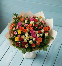 Букет Микс из разноцветных кустовых роз в Горняцком
